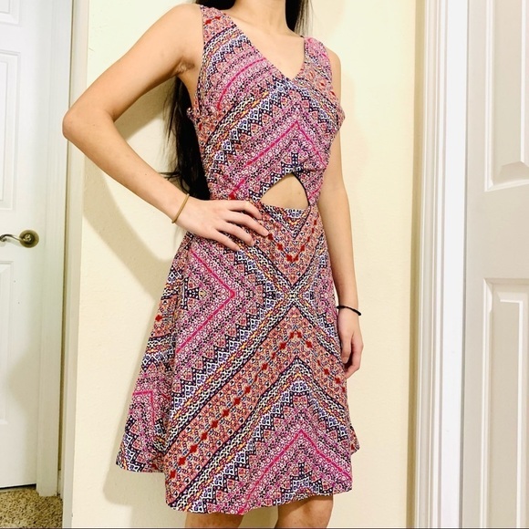 JESSICA SIMPSON retro cut out mini dress size S - Picture 2 of 8